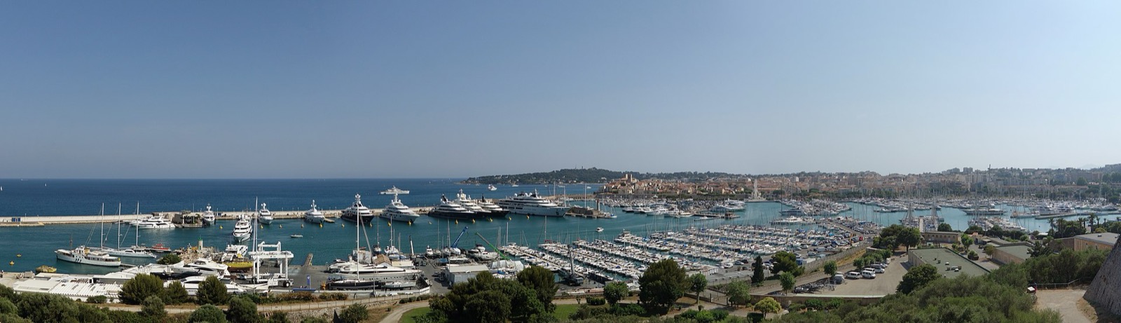 Port Vauban, Antibes, au lever du jour